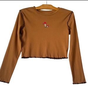 Size large cropped urban nation mushroom top